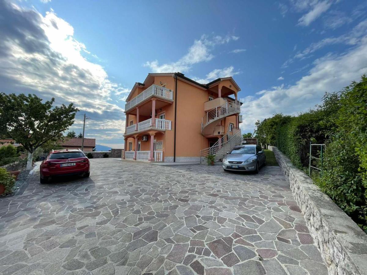 Hill 3 Apartment Viskovo ภายนอก รูปภาพ